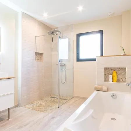 La Maison Du Bonheur - Private Heated Pool Holiday home Heuqueville (Seine-Maritime)