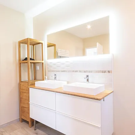 La Maison Du Bonheur - Private Heated Pool Holiday home *