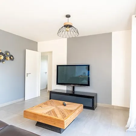 La Maison Du Bonheur - Private Heated Pool *